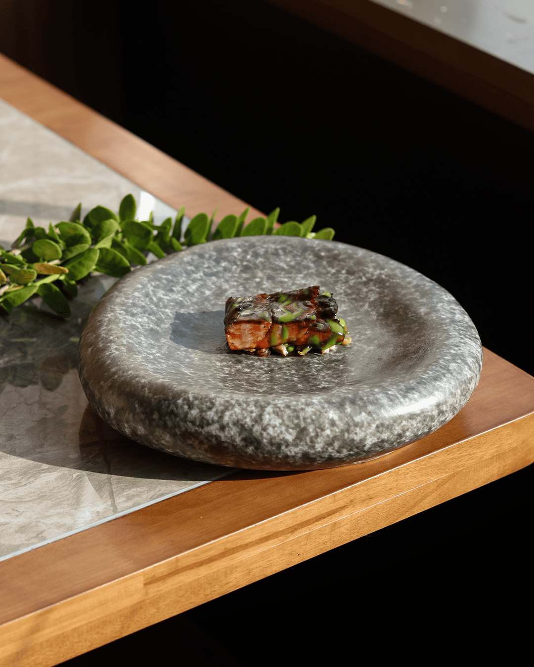 Stone plate course
