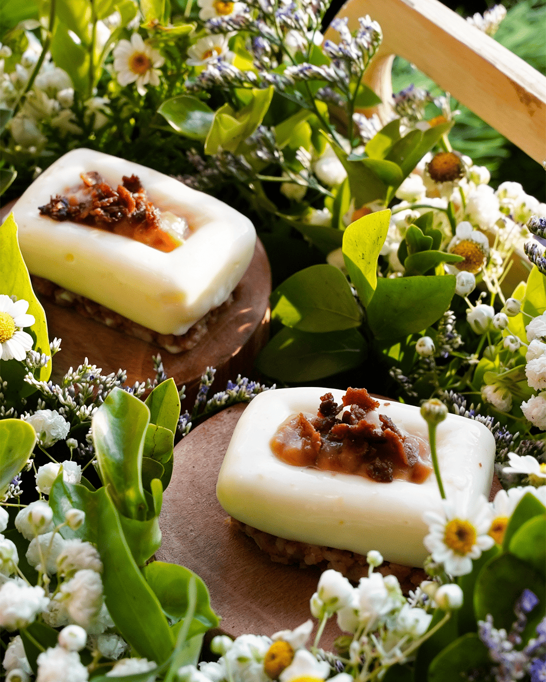 Dessert with wildflowers